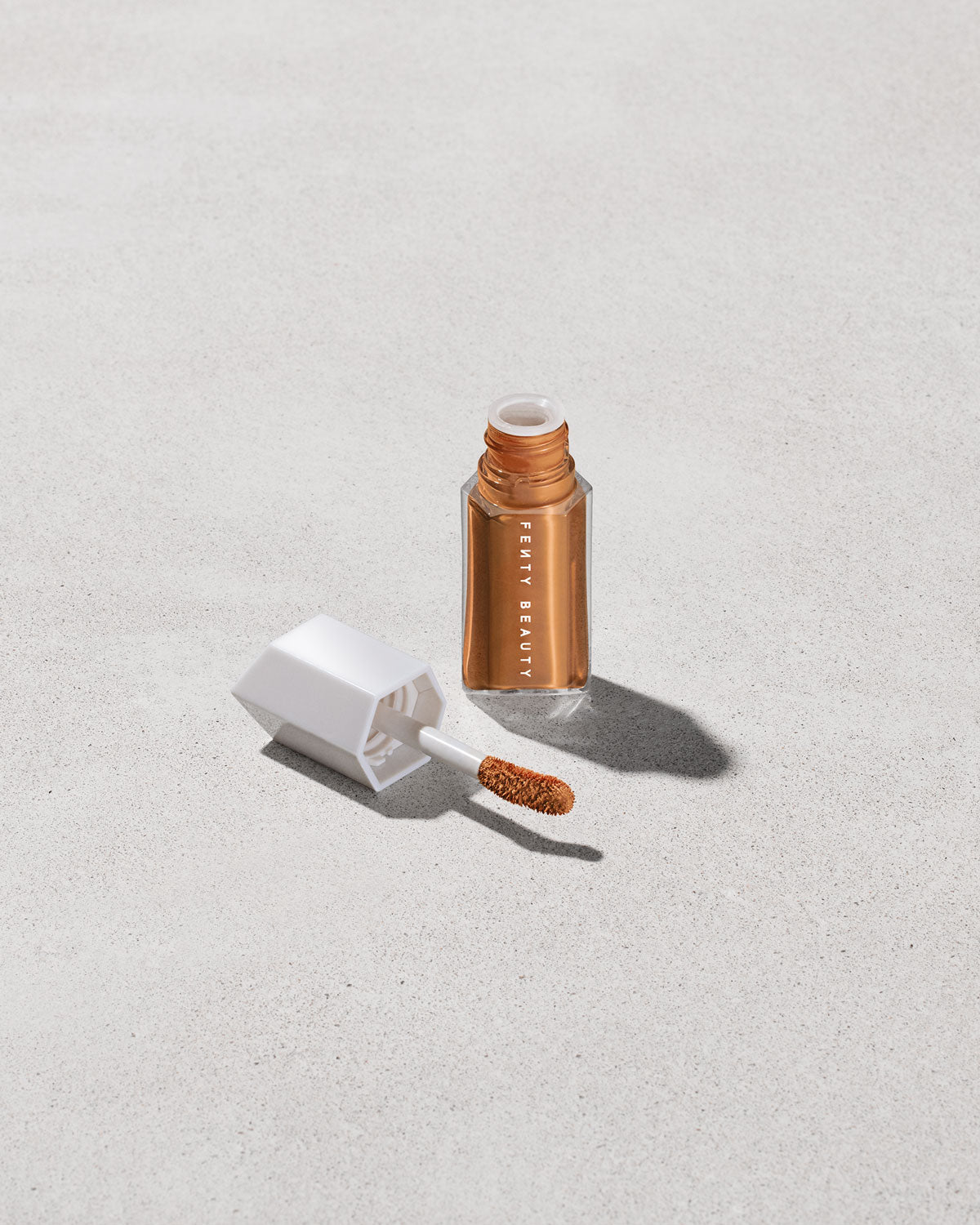 We're Even Hydrating Concealer – Longwear & Brightening – 420W