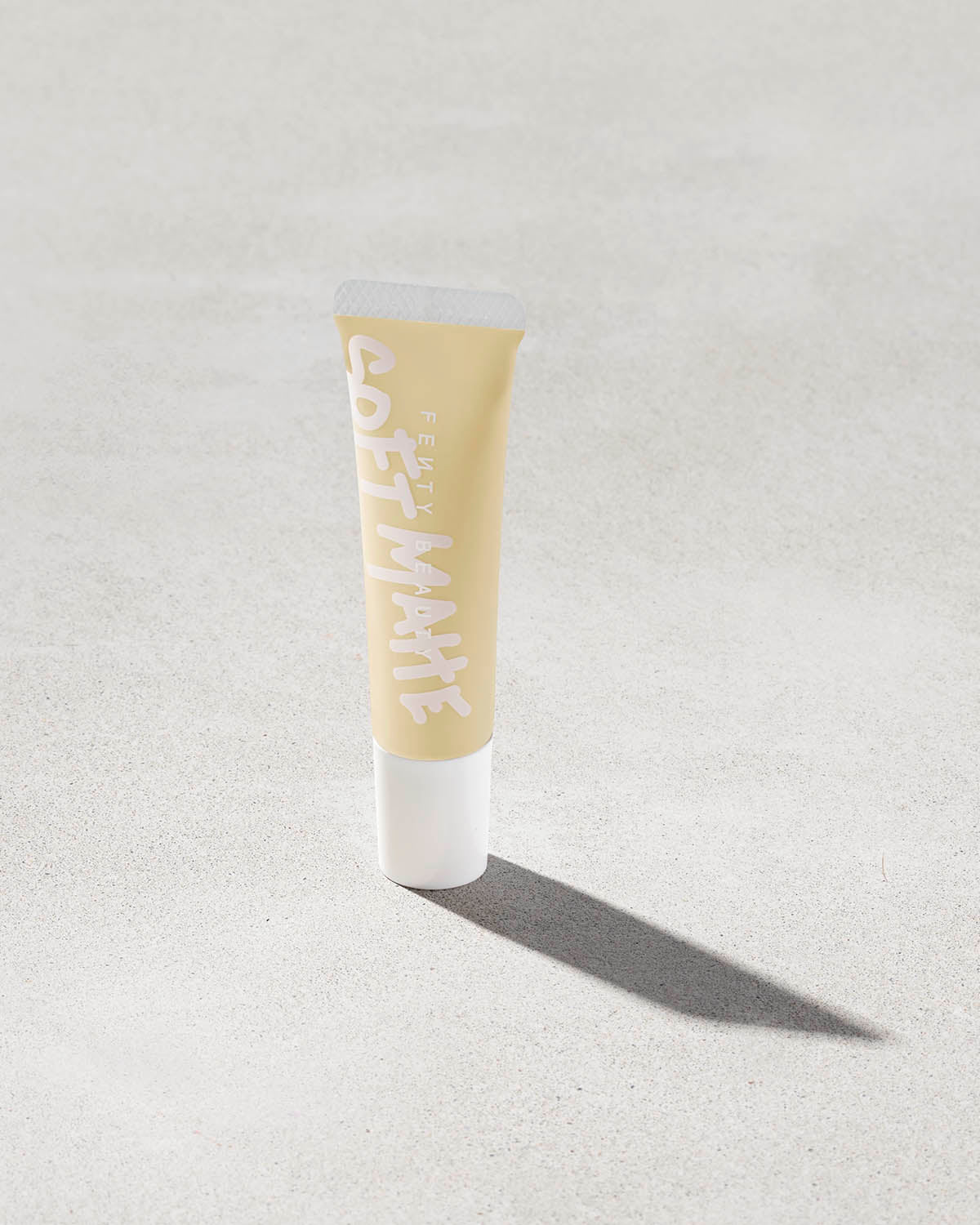 Fenty Beauty Pro Filt'r Soft Matte Foundation — #100