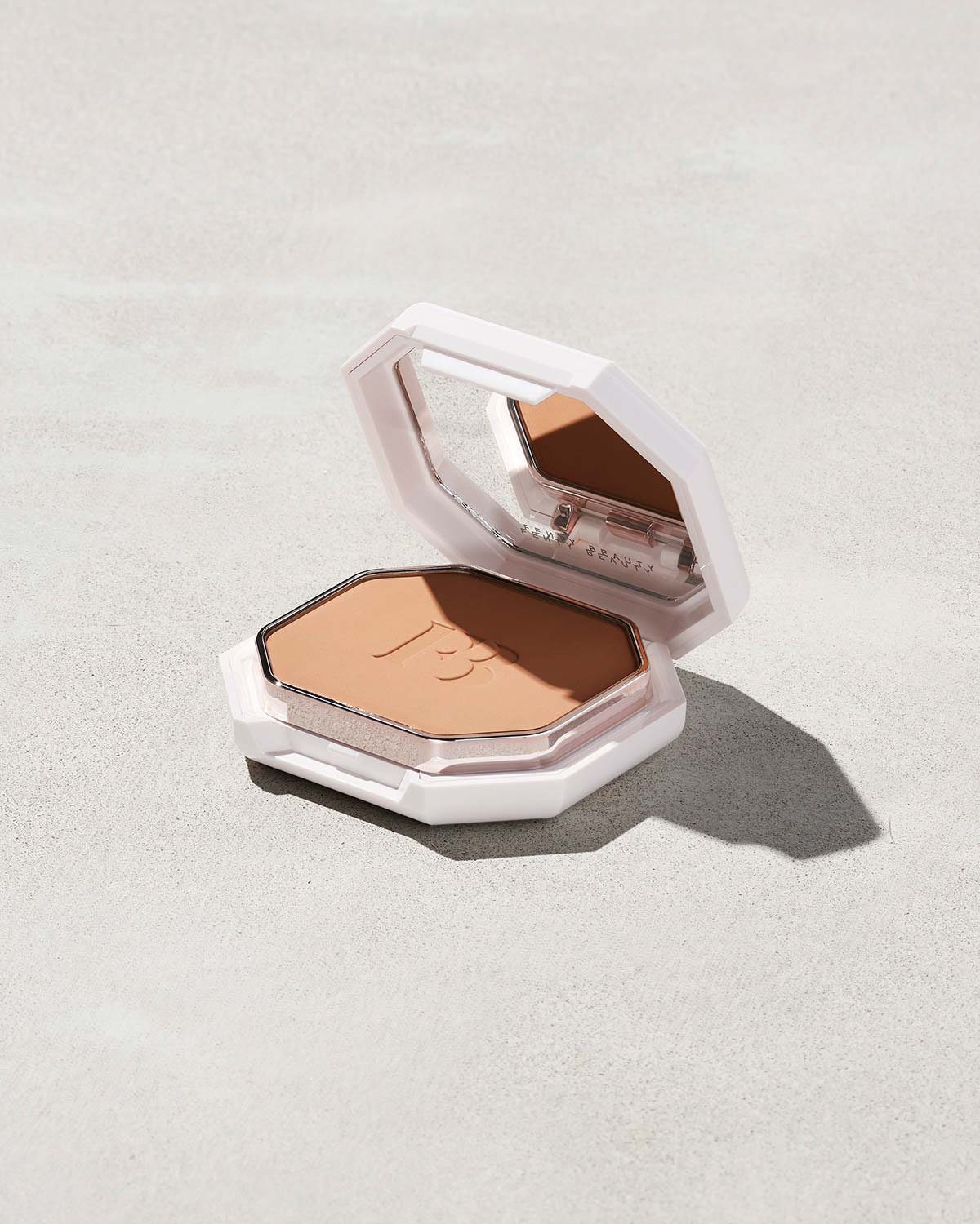 Fenty Beauty Pro Filt'r Soft Matte Powder Foundation — Shade 280