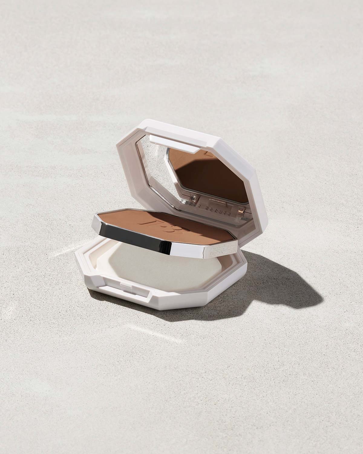 Fenty Beauty Pro Filt'r Soft Matte Powder Foundation — Shade 280