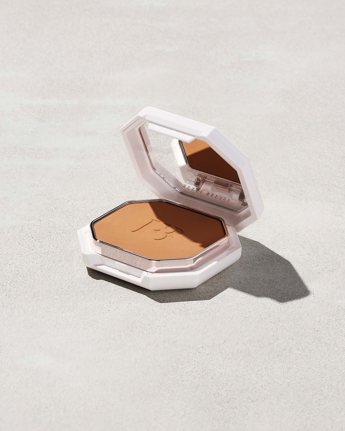 Fenty Beauty Pro Filt'r Soft Matte Powder Foundation - Shade 330