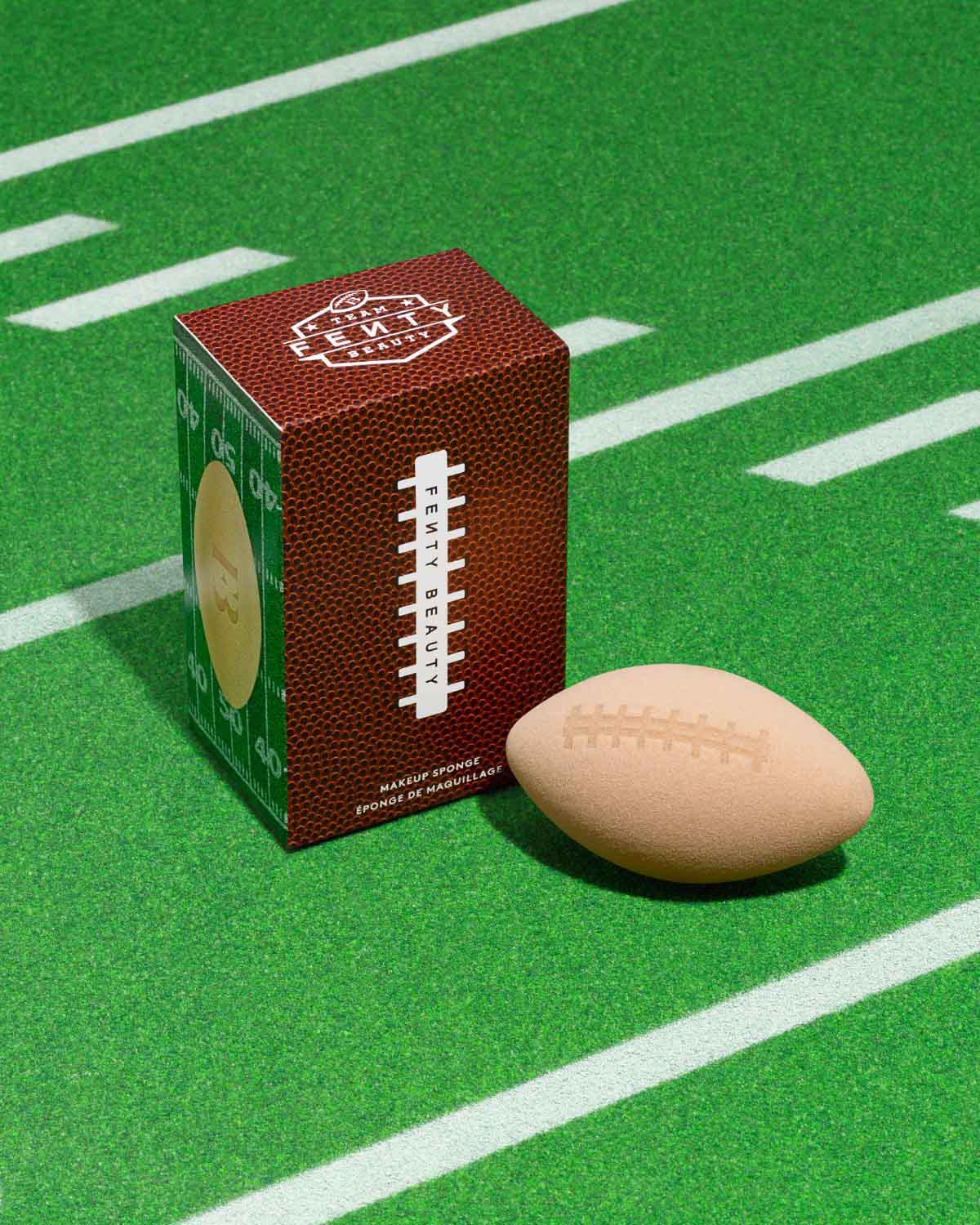 Football-Shaped Makeup Sponge – Showstopp'r Limited Edition