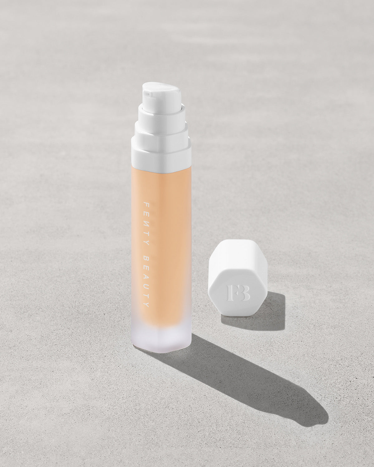 Soft'lit Naturally Luminous Longwear Foundation – Hydrating & Waterproof