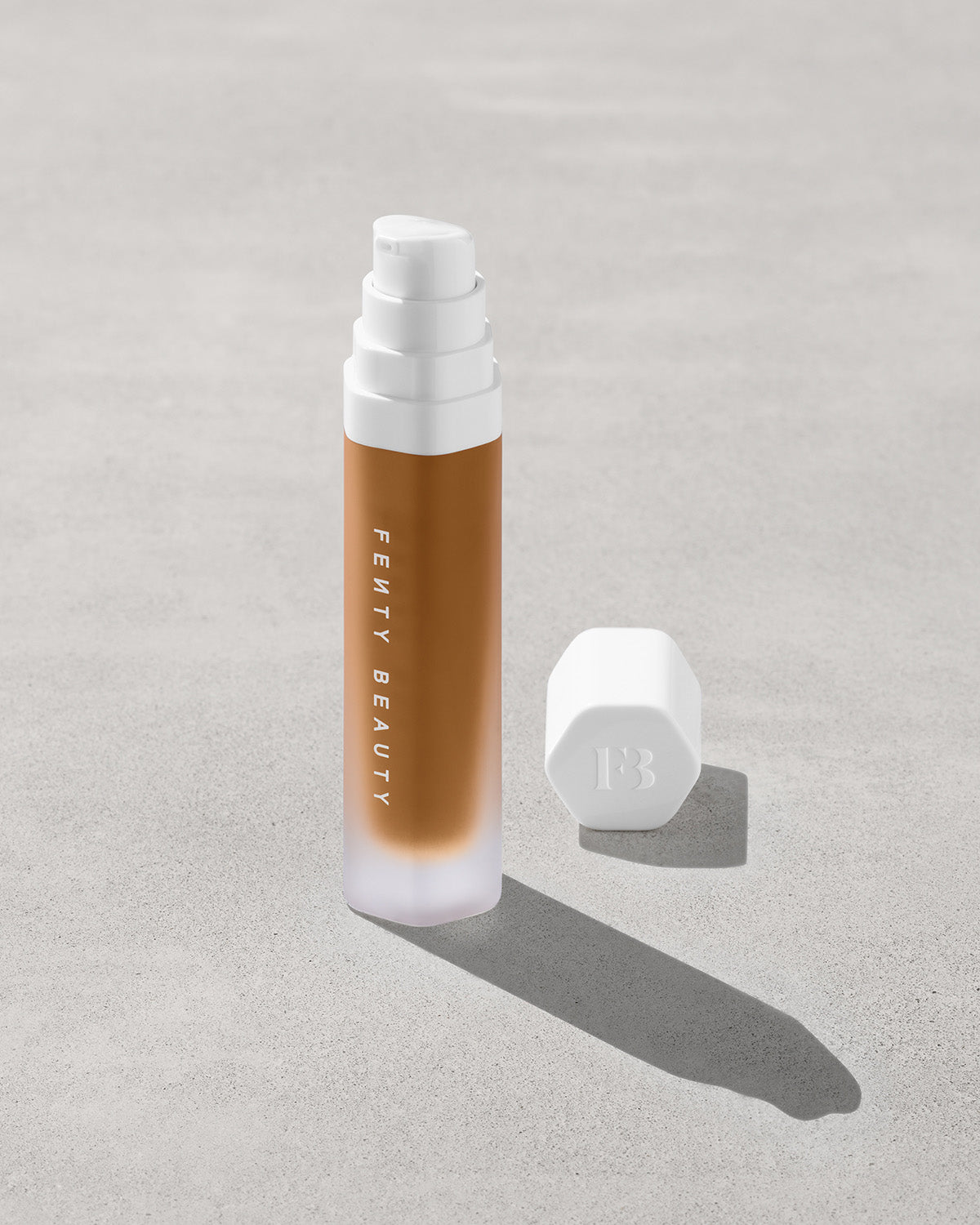 Soft'lit Longwear Foundation with Luminous Finish – Medium Coverage, Waterproof