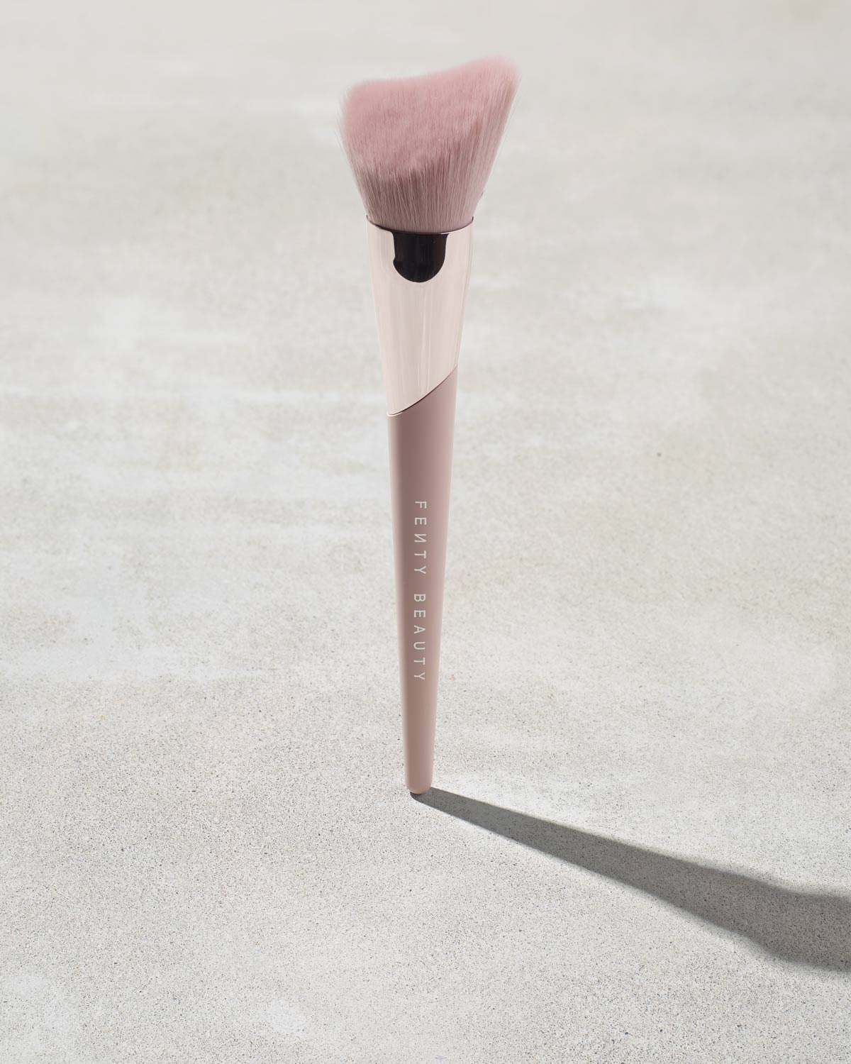 Fenty Beauty Cheek-Hugging Bronzer Brush for Sun-Kissed Glow