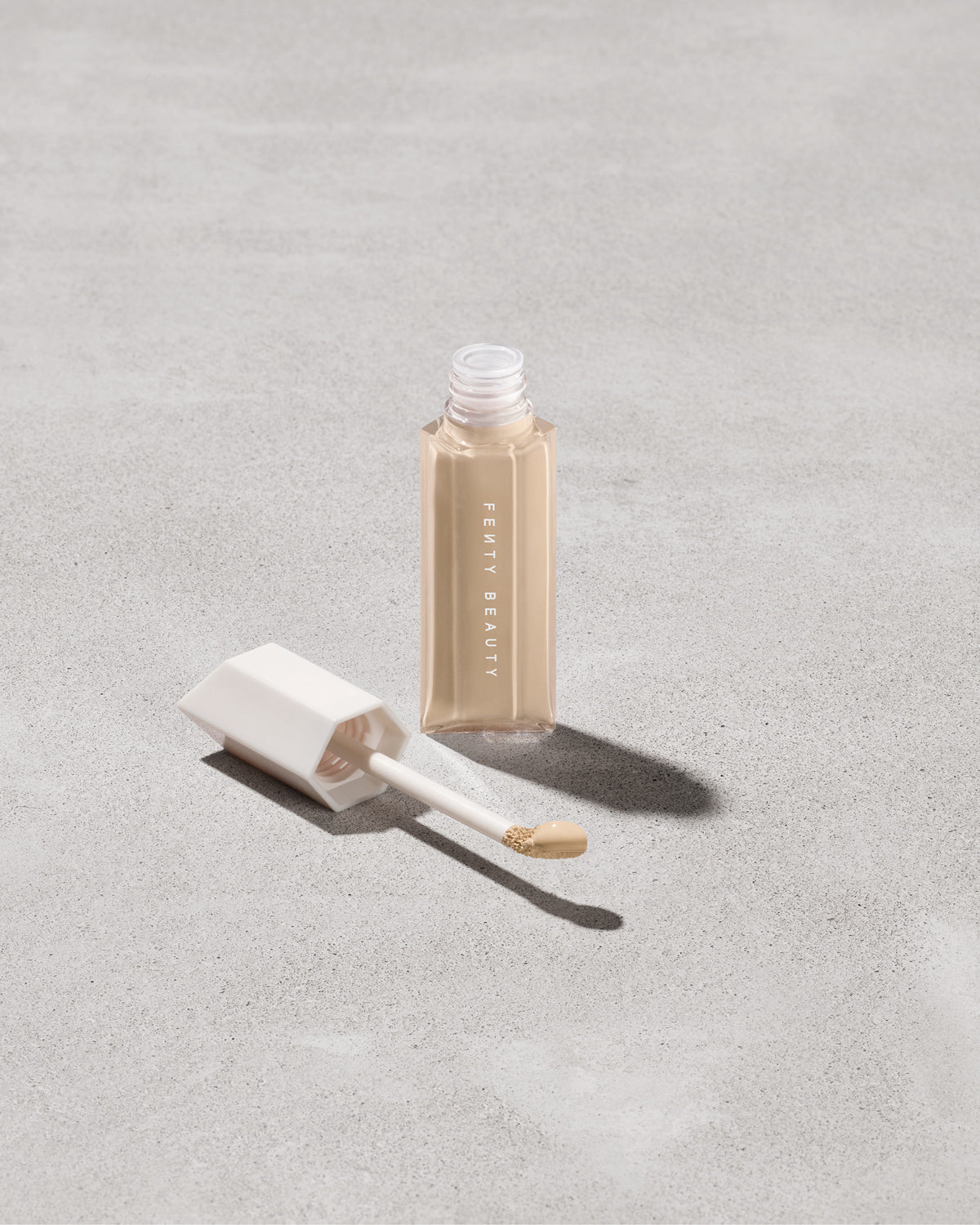 We're Even Hydrating Longwear Concealer 190W - Full Coverage & Moisturizing