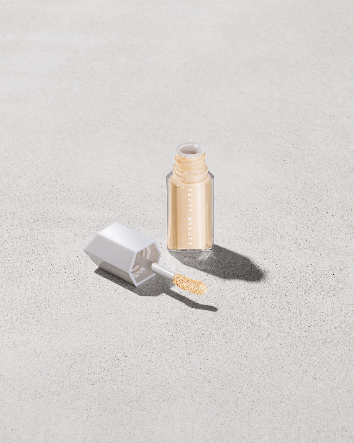 We're Even Hydrating Longwear Concealer 190W - Full Coverage & Moisturizing
