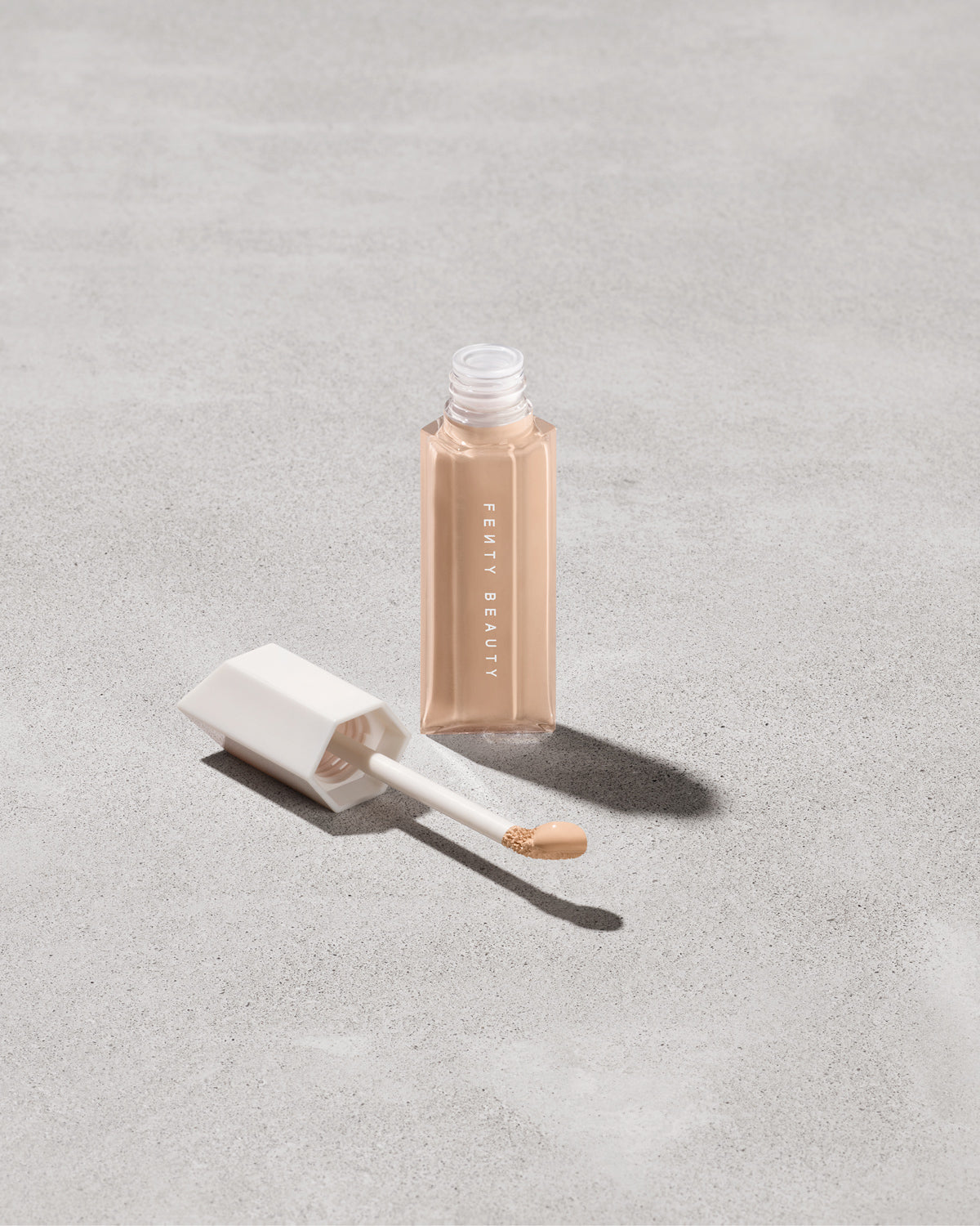 We're Even 200C Longwear Hydrating Concealer for Flawless Coverage